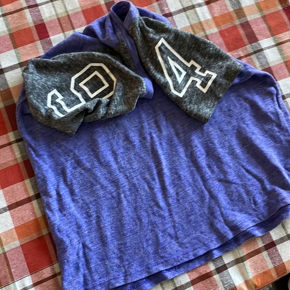 Old navy M 8 tshirt - Picture 3 of 3